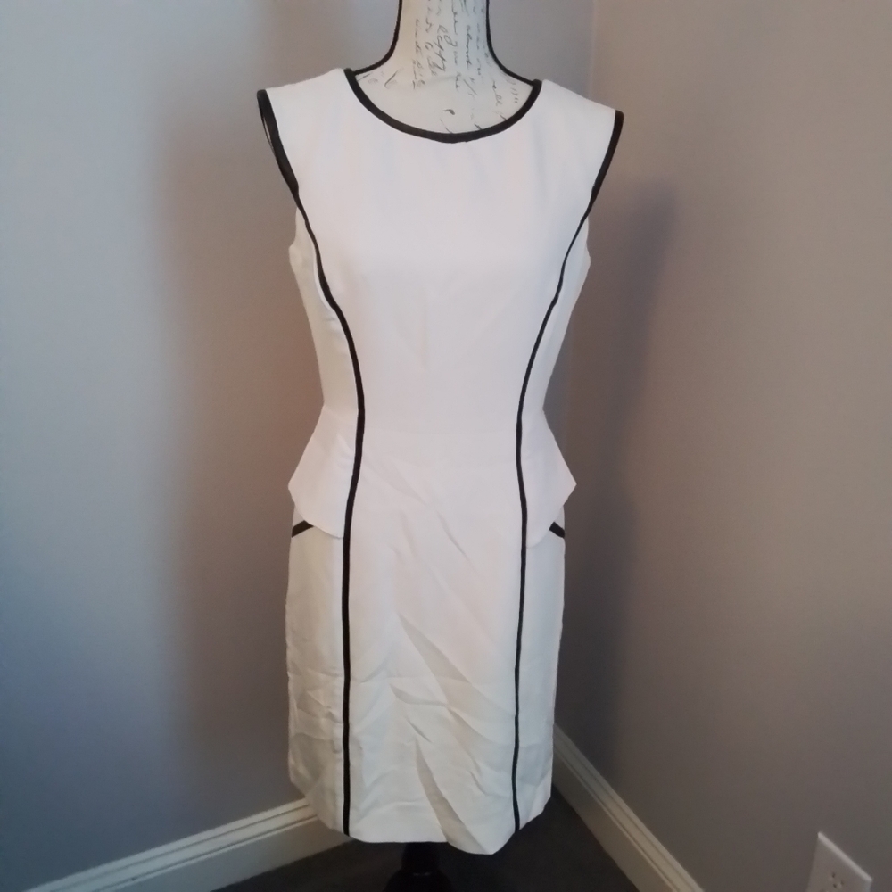 Milly Bergdorf Goodman Cream & Black Vegan Leather Trim Sheath Dress - 8